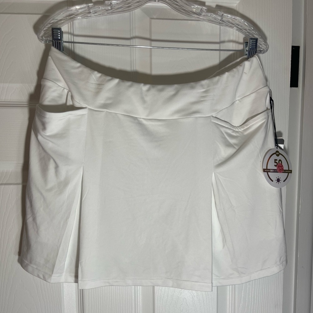NWT: TAIL WHITE LABLE White Mini Skort Size Large UPF 50